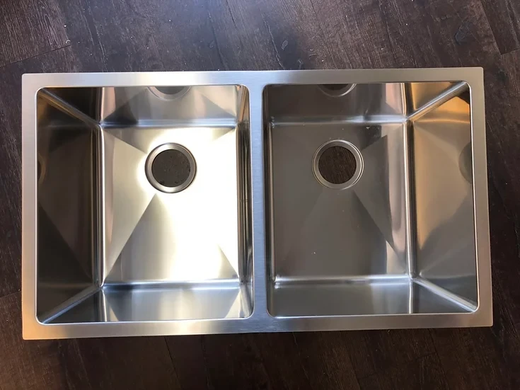 DOUBLE BOWL UNDERMOUNT SINK